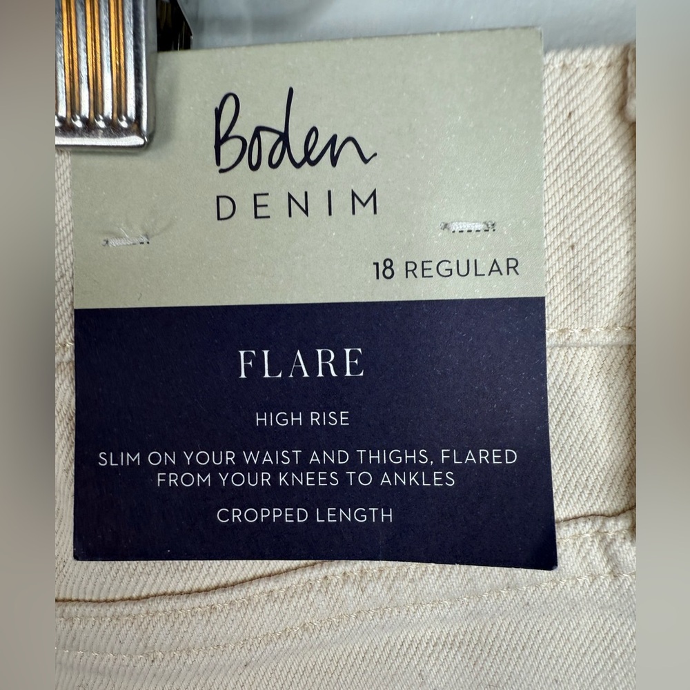 NWT Boden Cropped Flare High-Rise Jeans Cream Size 18 US - Picture 6 of 14